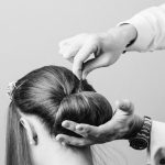 Schritt 5 Opernballfrisur_Swarovski-Tiara 2018_182 kl