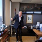 JP und sein Sea Shepherd Boot als Miniatur